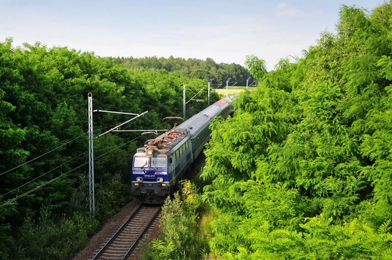 Kolej konkurencją dla transportu lotniczego